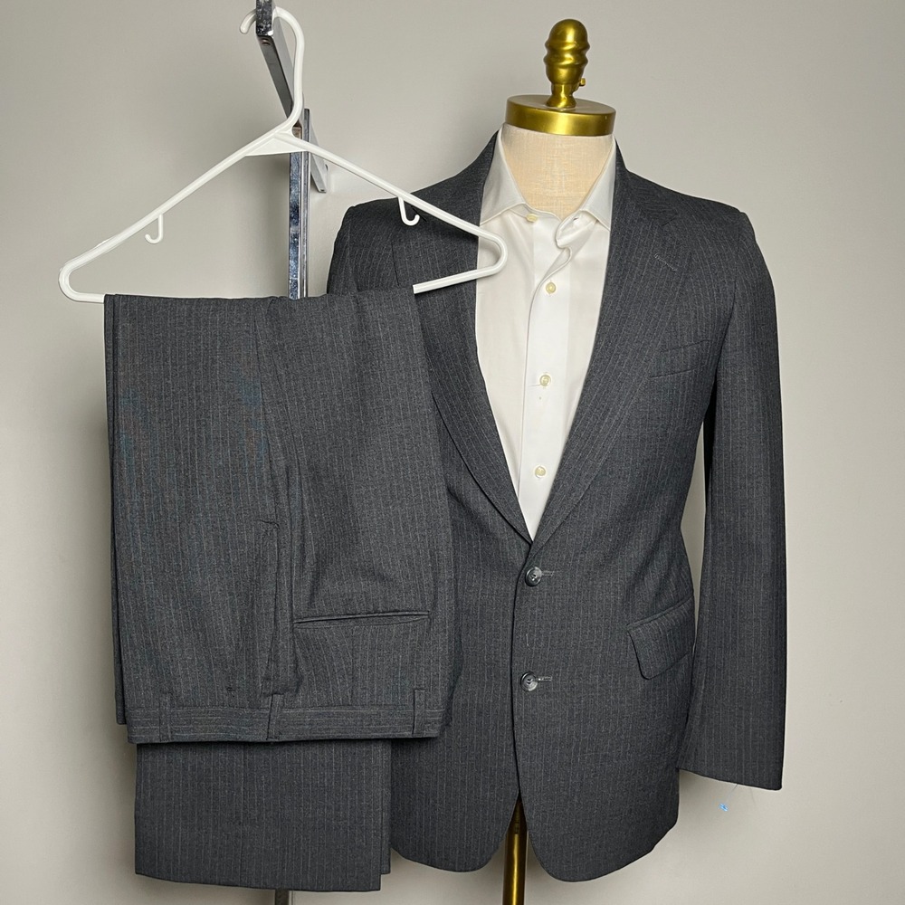 Cricketeer Suit Mens 38R 32W Gray Pinstripe Vintage 2 Button Calendar Cloth USA